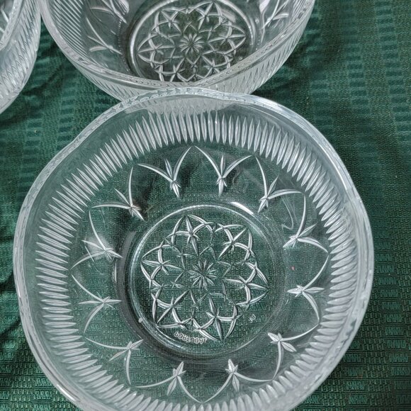 Vintage Laura Glass 5" Serving Bowls - Picture 5 of 6